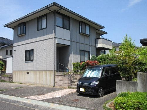 鳥取市地区(千代川以東・国府・駅南) 構造:軽量鉄骨造2階建土地面積:256.87平米 ( 77.7坪 ) 建物面積:134.07平米 ( 40.55坪 )