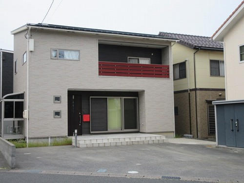 鳥取市地区(千代川以西) 構造:木造2階建土地面積:223.17平米 ( 67.5坪 ) 建物面積:120.56平米 ( 36.46坪 )