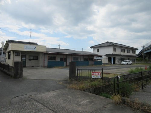 鳥取市地区(千代川以西) 構造:鉄骨造2階建土地面積:1108.42平米 ( 335.29坪 ) 建物面積:265.97平米 ( 80.45坪 )