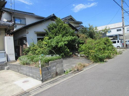鳥取市地区(千代川以西) 構造:木造2階建土地面積:181.82平米 ( 55坪 ) 建物面積:129.14平米 ( 39.06坪 )