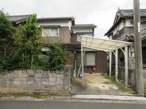 鳥取市地区(千代川以西) 構造:木造2階建土地面積:423.14平米 ( 127.99坪 ) 建物面積:114.22平米 ( 34.55坪 )
