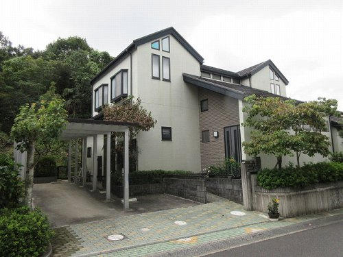 鳥取市地区(千代川以東・国府・駅南) 構造:木造2階建土地面積:339.7平米 ( 102.75坪 ) 建物面積:173.48平米 ( 52.47坪 )