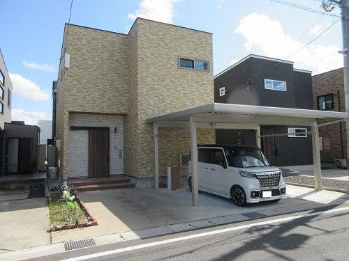 鳥取市地区(千代川以西) 構造:木造2階建土地面積:146.64平米 ( 44.35坪 ) 建物面積:125.48平米 ( 37.95坪 )
