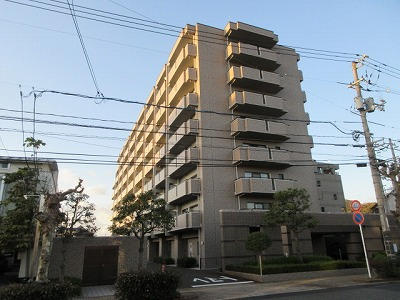 鳥取市地区(千代川以東・国府・駅南) 構造:RC専有面積:77.17平米 ( 23.34坪 )