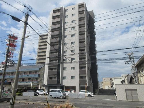 鳥取市地区(千代川以東・国府・駅南) 構造:RC専有面積:90.48平米 ( 27.37坪 )