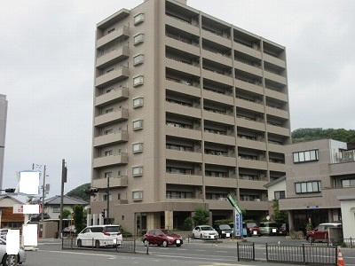 鳥取市地区(千代川以東・国府・駅南) 構造:RC専有面積:81.34平米 ( 24.6坪 )